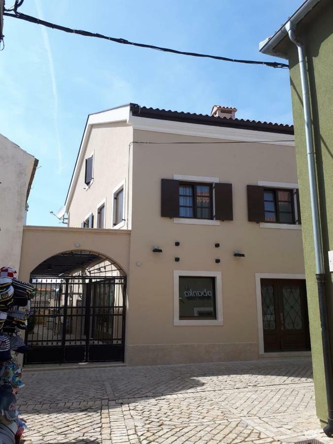 Apartments Mihael Нин Экстерьер фото